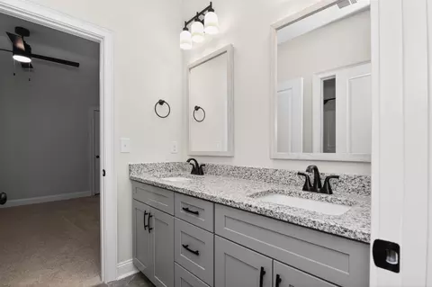 Bath - 667 River Oaks Ln, Evans, GA 30809 photo 3 of 6