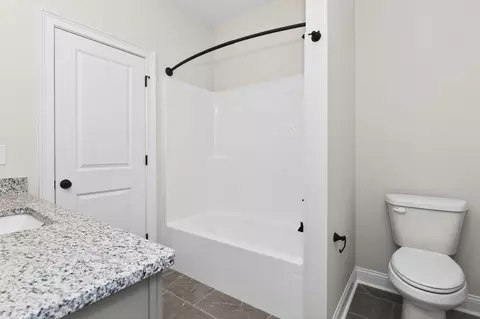 Bath - 667 River Oaks Ln, Evans, GA 30809 photo 6 of 6