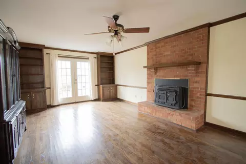 Living - 155 Stone Mill Dr, Augusta, GA 30907 photo 1 of 2
