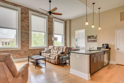 Living - 936 Broad St #304, Augusta, GA 30901 photo 1 of 6