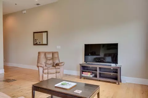 Living - 936 Broad St #304, Augusta, GA 30901 photo 4 of 6