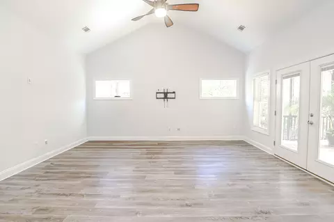 Living - 170 Grandview Dr, Mccormick, SC 29835 photo 2 of 4