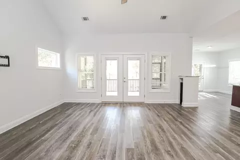 Living - 170 Grandview Dr, Mccormick, SC 29835 photo 3 of 4