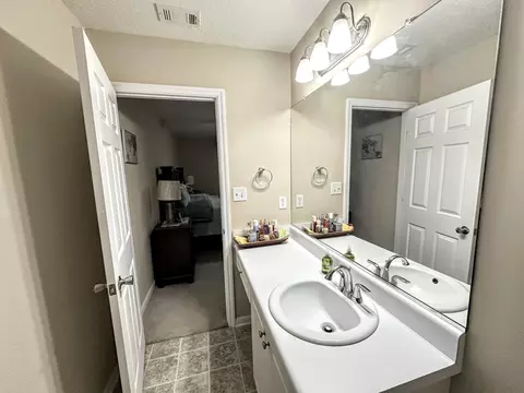 Bath - 5249 Aruba Cir, Augusta, GA 30909 photo 2 of 4
