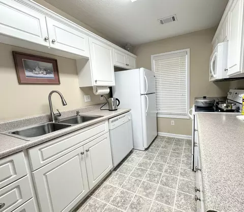 Kitchen - 5249 Aruba Cir, Augusta, GA 30909 photo 6 of 6