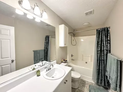 Bath - 5249 Aruba Cir, Augusta, GA 30909 photo 1 of 4