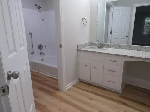 Bath - 4629 Silver Lake Dr, Evans, GA 30809 photo 2 of 6