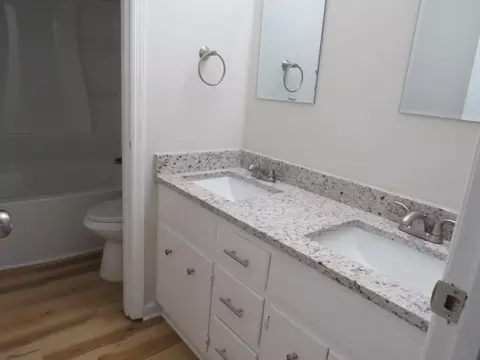 Bath - 4629 Silver Lake Dr, Evans, GA 30809 photo 3 of 6