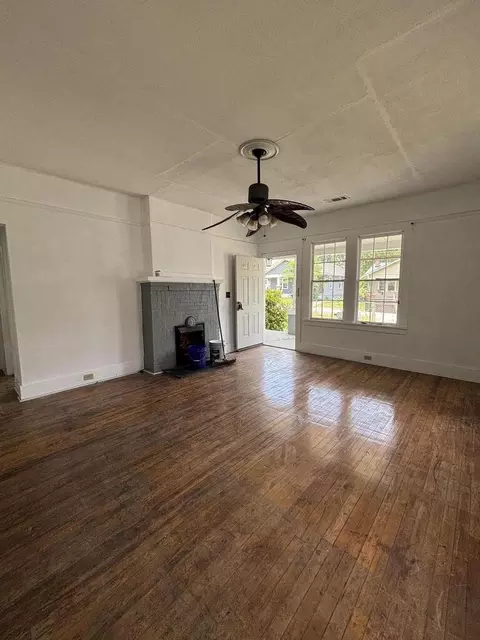 Living - 2012 Stanres St, Augusta, GA 30904 photo 2 of 2