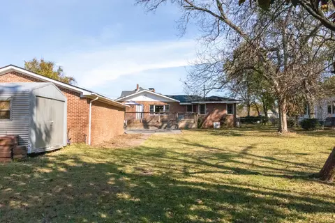 Exterior - 125 Lee St, Thomson, GA 30824 photo 6 of 13