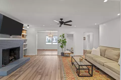 Living - 125 Lee St, Thomson, GA 30824 photo 2 of 4