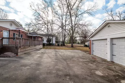 Exterior - 125 Lee St, Thomson, GA 30824 photo 11 of 13