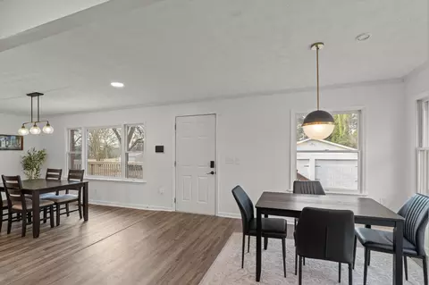 Dining - 125 Lee St, Thomson, GA 30824 photo 3 of 4