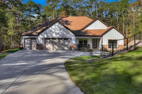 212 Pirates Cv, Mccormick, SC 29835