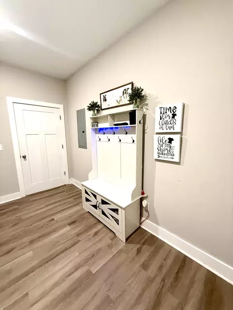 Entry Way - 169 E Sheppard St, Stapleton, GA 30823 photo 2 of 6