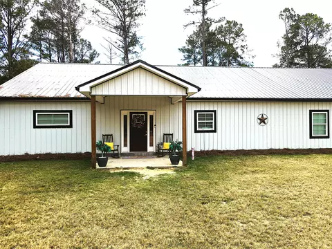 Exterior - 169 E Sheppard St, Stapleton, GA 30823 photo 2 of 6