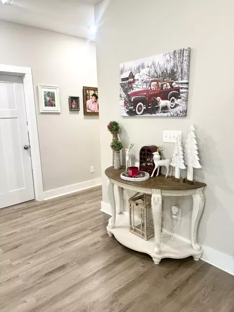 Entry Way - 169 E Sheppard St, Stapleton, GA 30823 photo 3 of 6