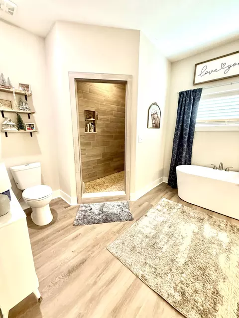 Bath - 169 E Sheppard St, Stapleton, GA 30823 photo 2 of 6