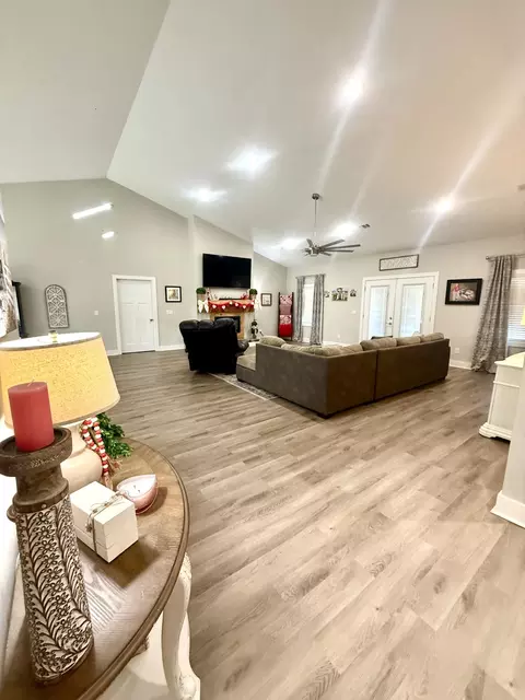 Living - 169 E Sheppard St, Stapleton, GA 30823 photo 2 of 4