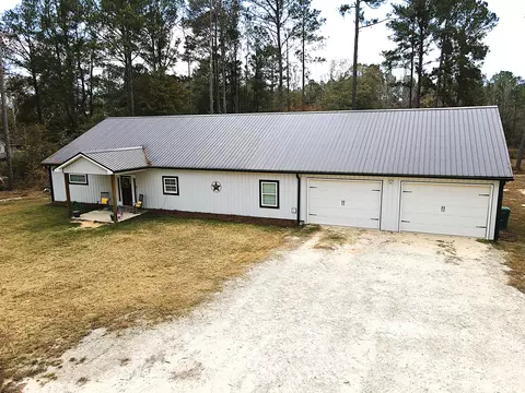 Exterior - 169 E Sheppard St, Stapleton, GA 30823 photo 6 of 6