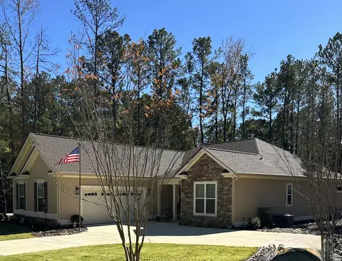 102 Godfrey Dr, Mccormick, SC 29835
