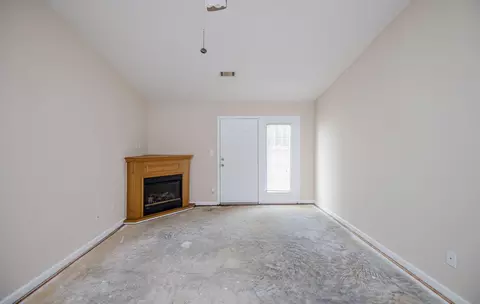 Living - 2330 Lions Gate Dr, Augusta, GA 30909 photo 3 of 6