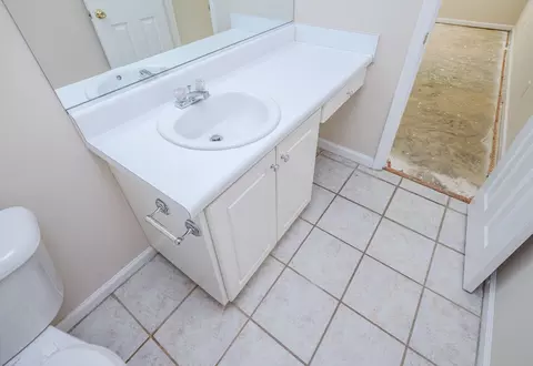 Bath - 2330 Lions Gate Dr, Augusta, GA 30909 photo 3 of 4