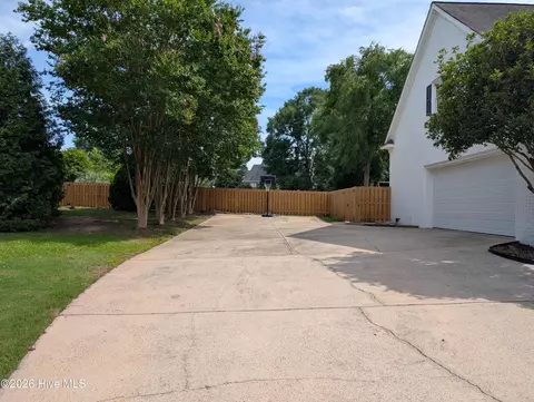 Exterior - 888 Rainne Ct, Evans, GA 30809 photo 2 of 7
