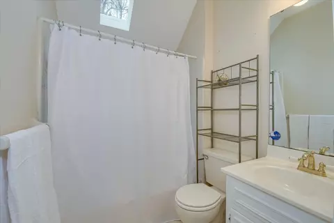 Bath - 71 Bristlecone Ln, Augusta, GA 30909 photo 6 of 7