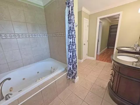 Bath - 613 Skyline Dr, Leesville, SC 29070 photo 1 of 4