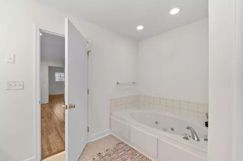 Bath - 5138 Fairington Dr, Evans, GA 30809 photo 4 of 7