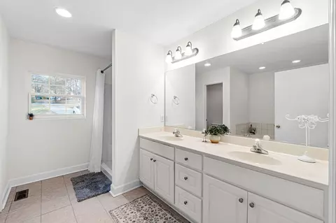 Bath - 5138 Fairington Dr, Evans, GA 30809 photo 1 of 7