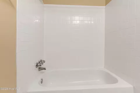 Bath - 2908 Stratford Dr, Augusta, GA 30909 photo 2 of 3