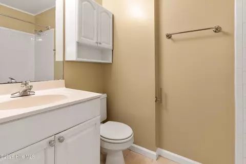 Bath - 2908 Stratford Dr, Augusta, GA 30909 photo 1 of 3