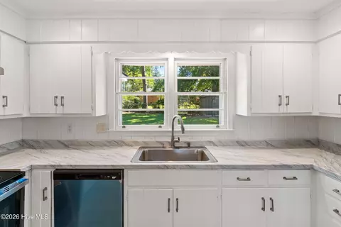 Kitchen - 2908 Stratford Dr, Augusta, GA 30909 photo 2 of 3