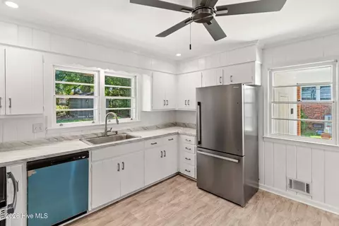 Kitchen - 2908 Stratford Dr, Augusta, GA 30909 photo 3 of 3
