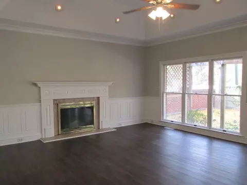 Living - 6 Conifer Sq, Augusta, GA 30909 photo 2 of 4
