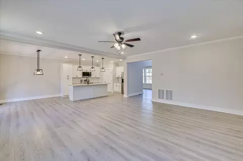 Living - 3950 Barrett St, Augusta, GA 30909 photo 3 of 5