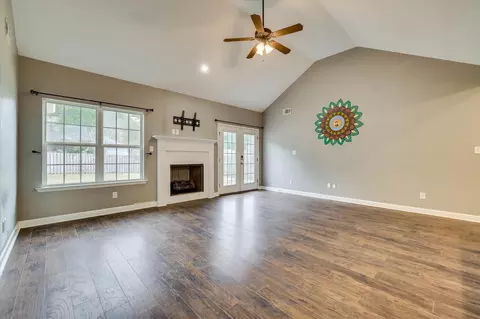 Living - 721 Wickham Dr, Evans, GA 30809 photo 2 of 4