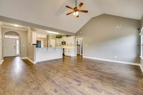 Living - 721 Wickham Dr, Evans, GA 30809 photo 4 of 4