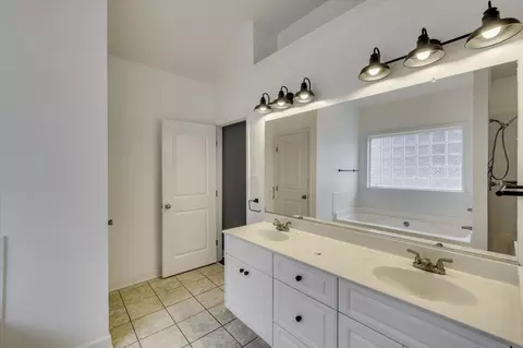 Bath - 721 Wickham Dr, Evans, GA 30809 photo 4 of 5