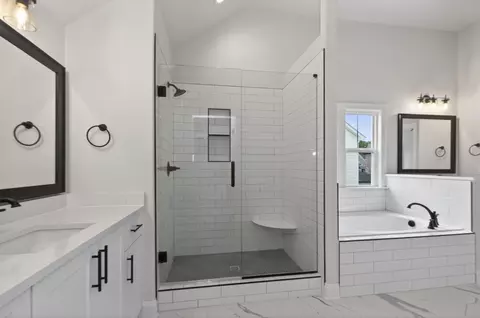 Bath - 835 Sparrow Point Ave, Evans, GA 30809 photo 5 of 5