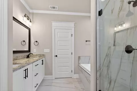 Bath - 820 Sparrow Point Ave, Evans, GA 30809 photo 3 of 6