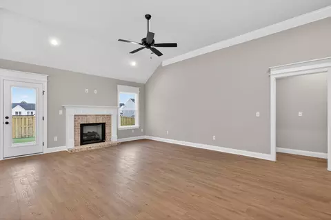 Living - 820 Sparrow Point Ave, Evans, GA 30809 photo 2 of 4