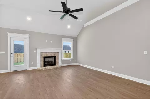 Living - 820 Sparrow Point Ave, Evans, GA 30809 photo 3 of 4