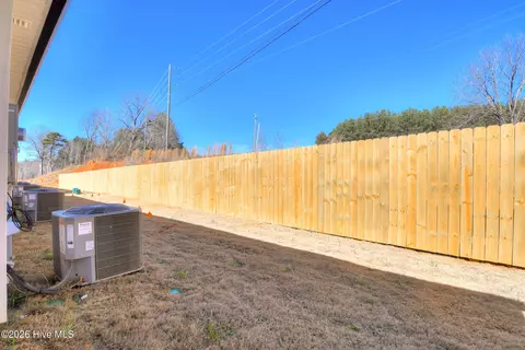 101 Constitution Cir #B, Washington, GA 30673 photo 20