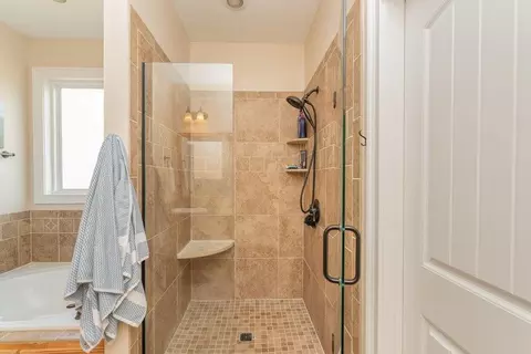 Bath - 4076 Dewaal St, Evans, GA 30809 photo 3 of 9