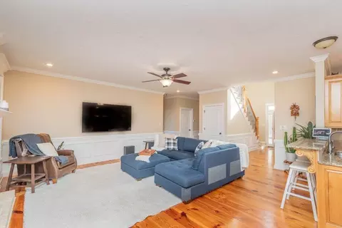 Living - 4076 Dewaal St, Evans, GA 30809 photo 1 of 2