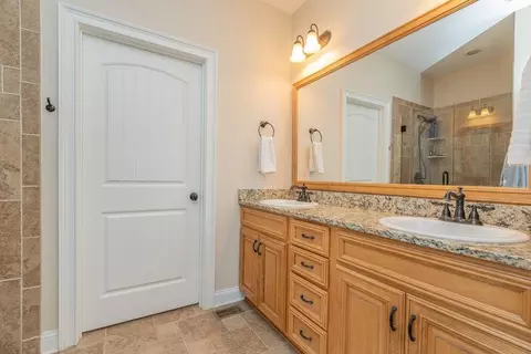 Bath - 4076 Dewaal St, Evans, GA 30809 photo 2 of 9
