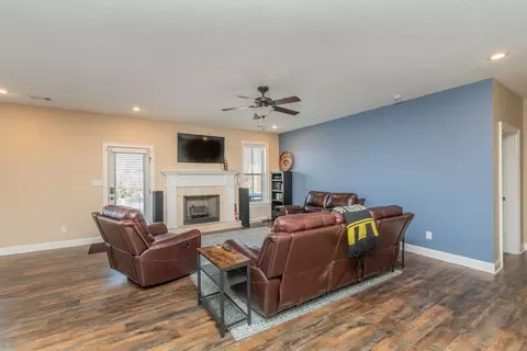 Living - 4076 Dewaal St, Evans, GA 30809 photo 2 of 2